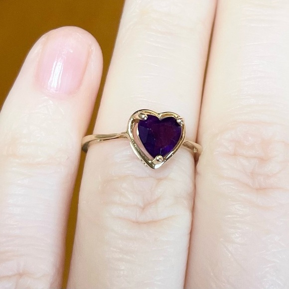 TL 10K Amethyst dark Purple Heart cut 6mm solid yellow gold size 5 ring​…​ - Picture 4 of 11